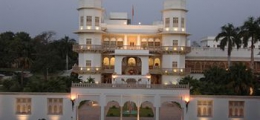Usha Kiran Palace Hotel