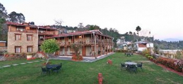 , Kausani, Hotels