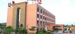 , Rajula, Hotels