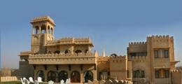 , Khandi, Hotels