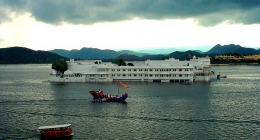 Himatnagar, Hotels